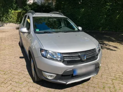 Gebraucht Dacia Sandero Stepway 89 PS (65 kW) 2013 Silber Limousine