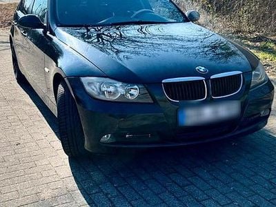 Second-hand BMW 318 129 CP (94 kW) 2006 Negru Berlinǎ