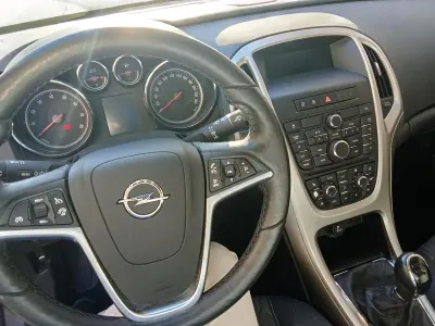 Gebraucht Opel Astra 120 PS (88 kW) 2013 Grau Kombi