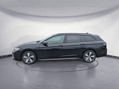 Second-hand VW Passat R-line 150 CP (110 kW) 2025 Negru Break