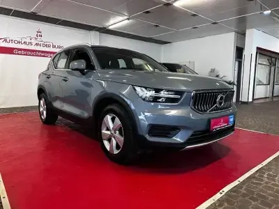 Usado Volvo XC40 Inscription 150 HP (110 kW) 2019 Cinzento SUV
