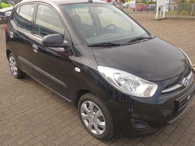 Gebraucht Hyundai i10 Edition 69 PS (50 kW) 2012 Schwarz Kleinwagen