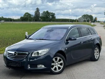 Gebraucht Opel Insignia Cosmo 140 PS (102 kW) 2009 Blau Kombi