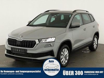 Neu Skoda Karoq Selection 150 PS (110 kW) 2025 Black magic perleffekt SUV