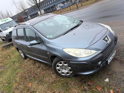 Grau Gebraucht 2008 Peugeot 307 Kombi | 2.198 €