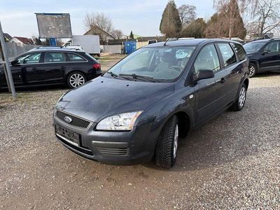 Gebraucht Ford Focus Trend 116 PS (85 kW) 2005 Grau Kombi