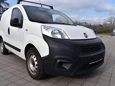 Gebraucht Fiat Fiorino Basis 77 PS (56 kW) 2019 Weiß Van / Kleinbus