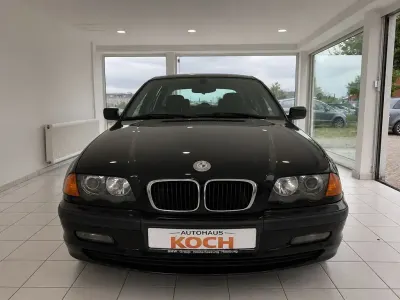Gebraucht BMW 320 150 PS (110 kW) 2001 Blau Kombi