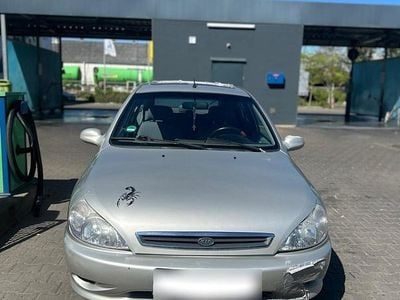 Usata Kia Rio 98 CV (72 kW) 2001 Grigio Utilitaria