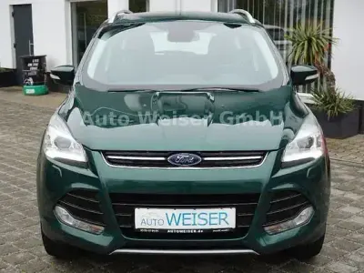 Gebraucht Ford Kuga Titanium 150 PS (110 kW) 2016 Grün SUV
