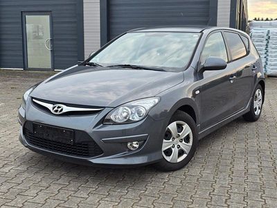 Gebraucht Hyundai i30 Edition 109 PS (80 kW) 2011 Grau Limousine