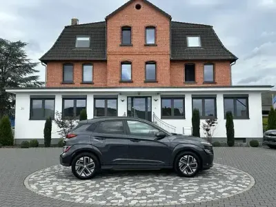 Gebraucht Hyundai Kona Trend 150 kW (204 PS) 2022 Grau SUV