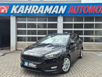 Gebraucht Ford Focus ST-Line 140 PS (102 kW) 2018 Schwarz Limousine