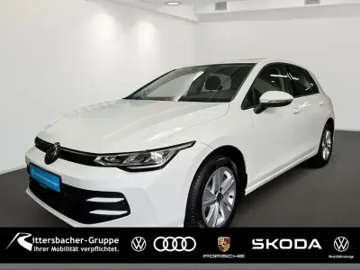 Gebraucht VW Golf VIII Life 150 PS (110 kW) 2025 Weiß Limousine