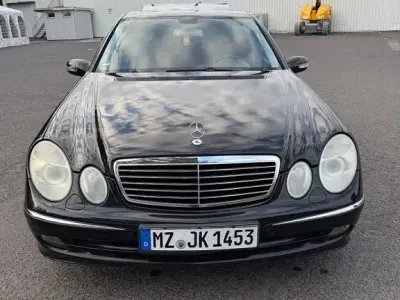 Gebraucht Mercedes E280 Avantgarde 190 PS (139 kW) 2006 Schwarz Limousine