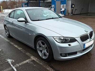 Silber Gebraucht 2007 BMW 325 Sport Line Coupé | 11.000 € (Fairer Preis)