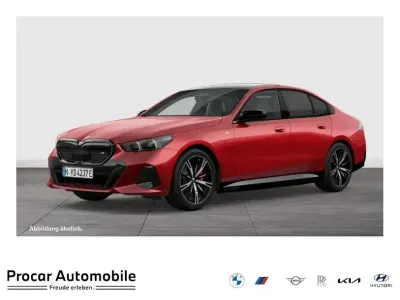 Second-hand BMW i5 M Sport 442 kW (601 CP) 2025 Roșu Berlinǎ