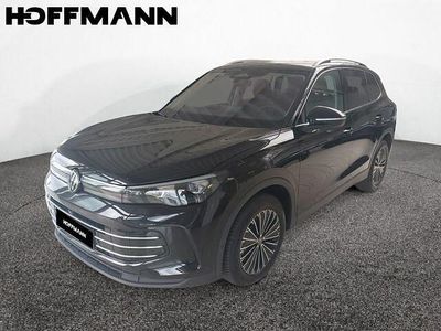 Deep black pearlescent Gebraucht 2024 VW Tiguan Elegance SUV | 45.990 € (Teuer)