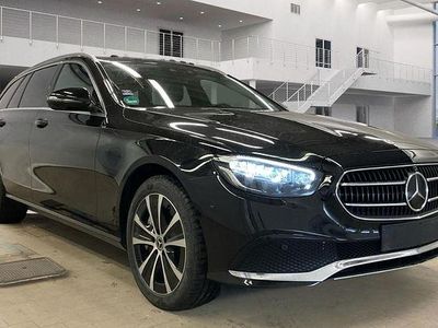 Schwarz Gebraucht 2022 Mercedes E300 Limousine | 31.890 € (Guter Preis)