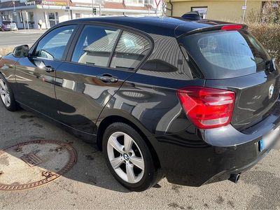 Schwarz Gebraucht 2012 BMW 118 Sport Line Kleinwagen | 12.000 €