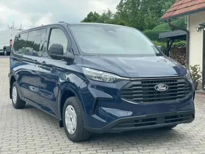 Neu Ford Transit Custom Trend 136 PS (100 kW) 2026 Blau Kombi