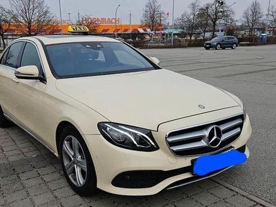 Gebraucht Mercedes E220 194 PS (142 kW) 2016 Beige Limousine