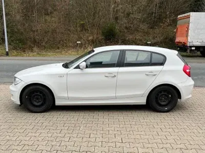 Gebraucht BMW 116 122 PS (89 kW) 2009 Weiß Kleinwagen