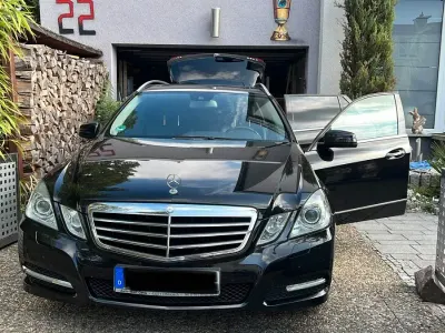 Gebraucht Mercedes E250 Elegance 204 PS (150 kW) 2010 Schwarz Kombi