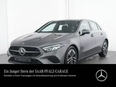 Gebraucht Mercedes A180 136 PS (100 kW) 2025 lack mountaingrau Limousine