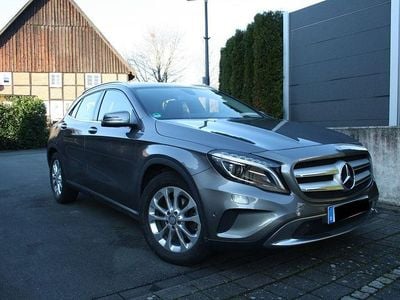 Grau Gebraucht 2016 Mercedes GLA200 Urban SUV | 16.300 € (Guter Preis)