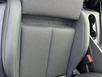 Gletscherweiß metallic Gebraucht 2024 Audi Q4 Sportback e-tron Basis SUV | 66.790 €