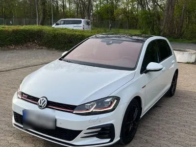 Gebraucht VW Golf VII GTI 245 PS (180 kW) 2019 Weiß Limousine