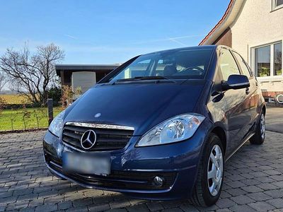 Blau Gebraucht 2011 Mercedes A160 Kleinwagen | 9.299 € (Teuer)