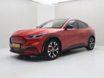 Gebraucht Ford Mustang Mach-E Premium 189 kW (258 PS) 2021 Rot SUV