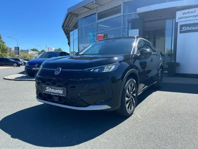 Neu VW T-Roc Cabriolet Life 150 PS (110 kW) 2026 Schwarz SUV
