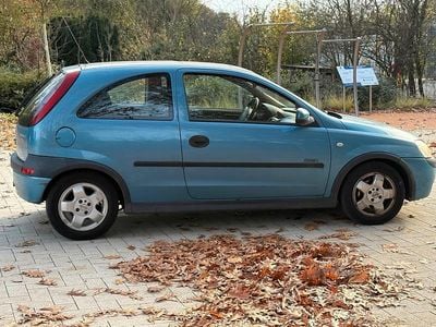Blau Gebraucht 2001 Opel Corsa Elegance Kleinwagen | 650 € (Guter Preis)