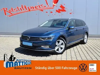 Gebraucht VW Passat Elegance 150 PS (110 kW) 2021 Aquamarinblau metallic Kombi