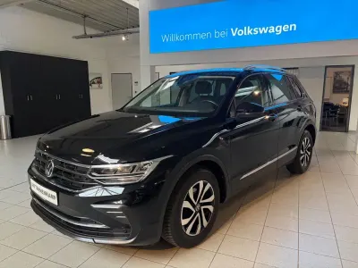 Gebraucht VW Tiguan Active 150 PS (110 kW) 2023 Schwarz SUV