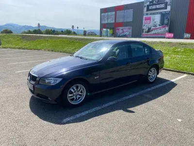 Second-hand BMW 320 150 CP (110 kW) 2004 Albastru Berlinǎ