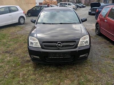 Begagnad Opel Vectra 150 HK (110 kW) 2003 Svart Kombi