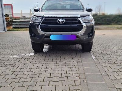 gebraucht Toyota HiLux Double Cap 4x4 2,8 Atm Confort + AHK