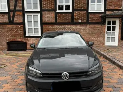 Gebraucht VW Polo Trendline 80 PS (58 kW) 2019 Grau Kleinwagen