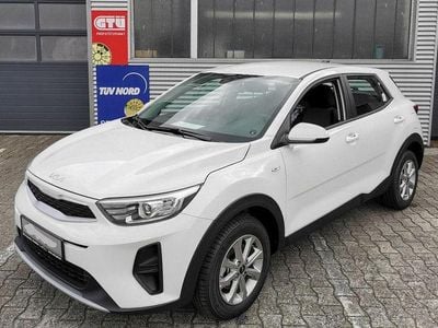 Weiß Gebraucht 2023 Kia Stonic Edition 7 SUV | 16.899 € (Fairer Preis)