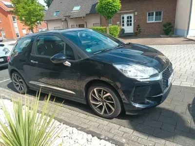 Gebraucht DS Automobiles DS3 So Chic 110 PS (80 kW) 2017 Schwarz Kleinwagen