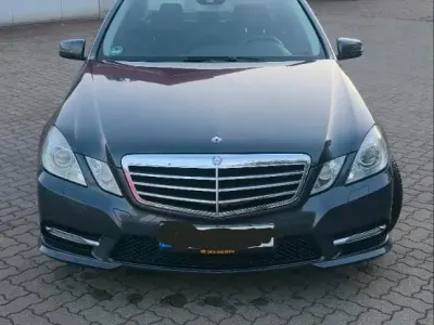Gebraucht Mercedes E220 170 PS (125 kW) 2013 Grau Limousine