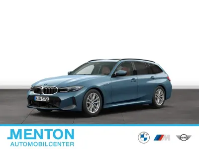 Gebraucht BMW 330e Sport Line 292 PS (214 kW) 2025 Blau Kombi
