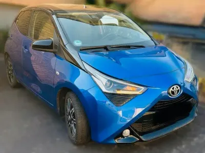 Gebraucht Toyota Aygo X-clusiv 72 PS (52 kW) 2019 Blau Kleinwagen