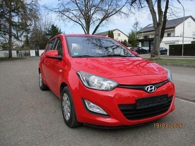 Gebraucht Hyundai i20 Edition 75 PS (55 kW) 2012 Rot Kleinwagen