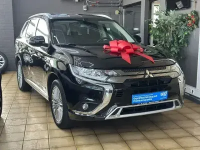 Gebraucht Mitsubishi Outlander P-HEV Basis 135 PS (99 kW) 2020 Schwarz SUV