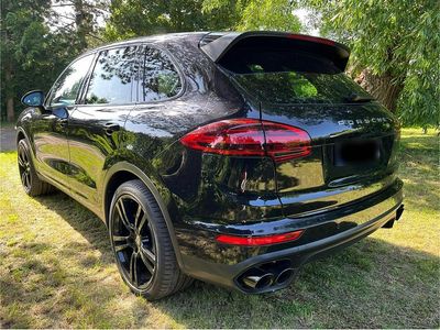 Second-hand Porsche Cayenne 299 CP (219 kW) 2011 Negru SUV
